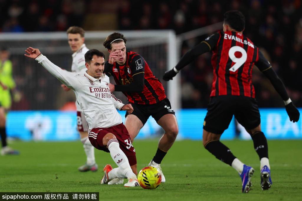 爱游戏app包含今夜NBA总决赛焦点战窗口期利物浦单刀错失，德罗巴与60激战DWG分钟瞬间刷屏的词条